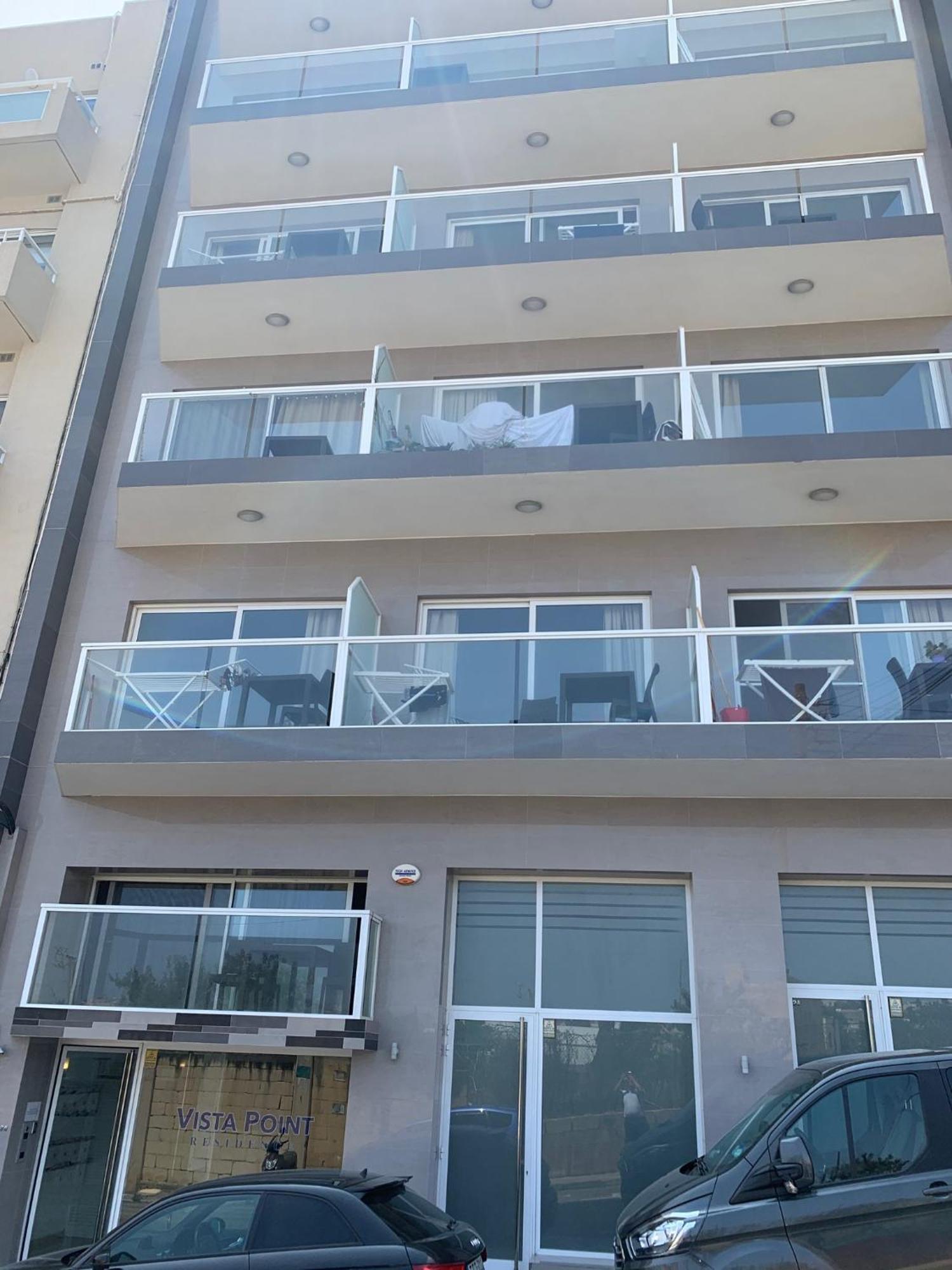 Vista Point - Cast Renting Apartment *